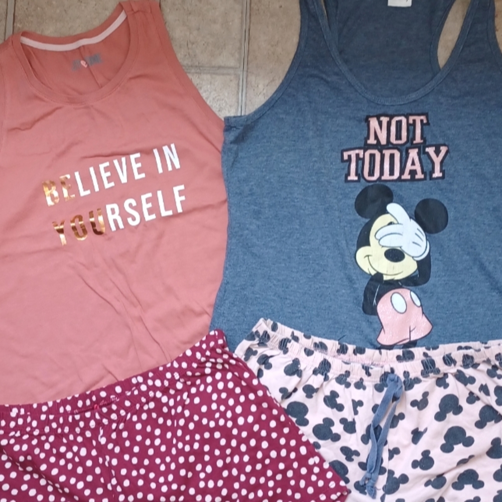 2 sleepwear sets
